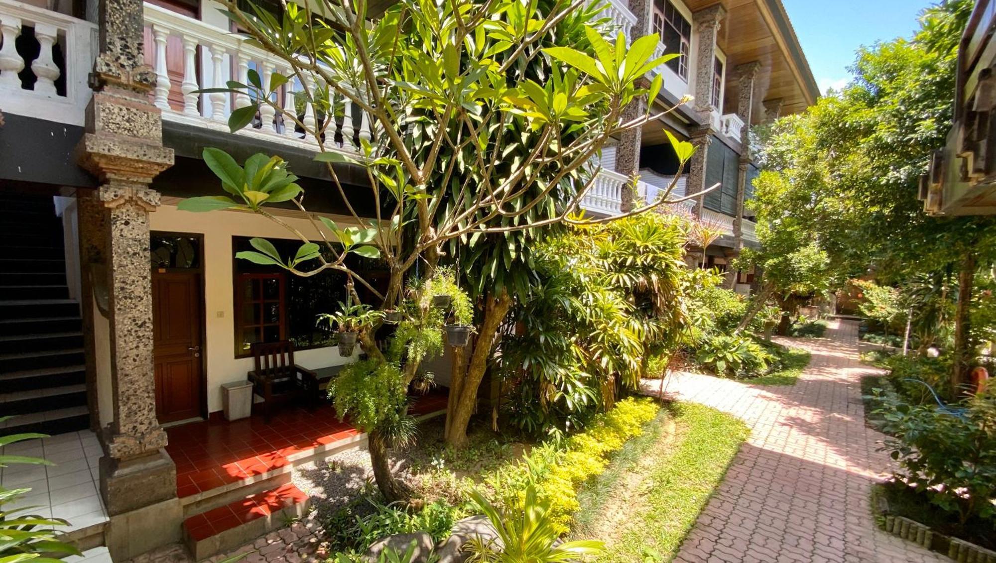 Simpang Inn Hotel Legian  Exterior photo