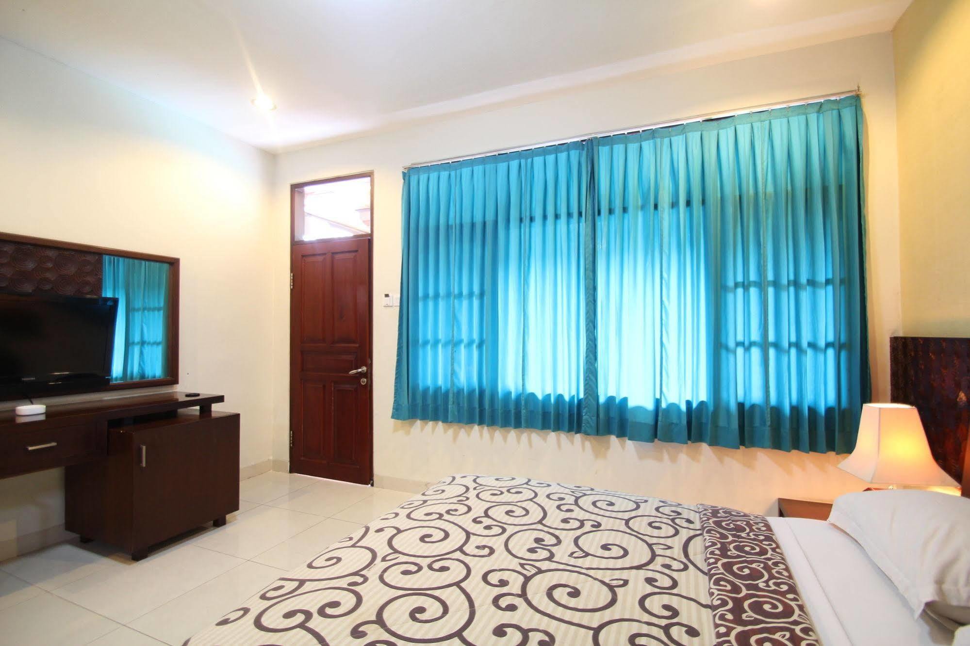 Simpang Inn Hotel Legian  Exterior photo