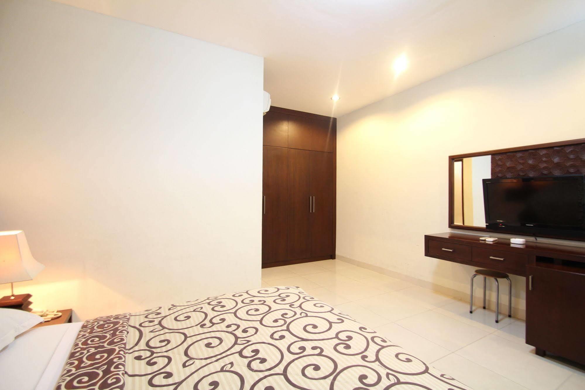 Simpang Inn Hotel Legian  Exterior photo